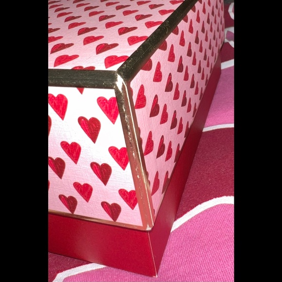 ♥️NWT VICTORIA’S SECRET BOX♥️ - Picture 8 of 12